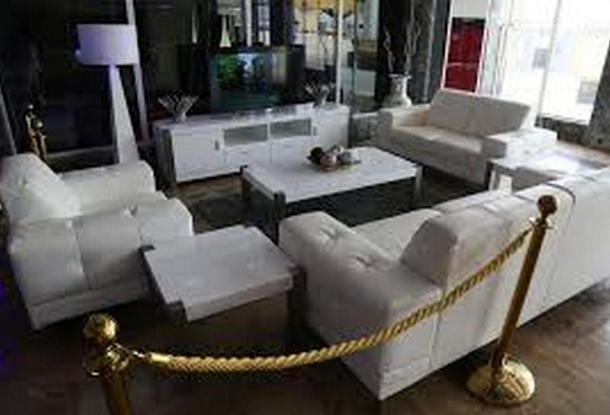Room In Lodge - Hampton Towers Spa Asaba Extérieur photo