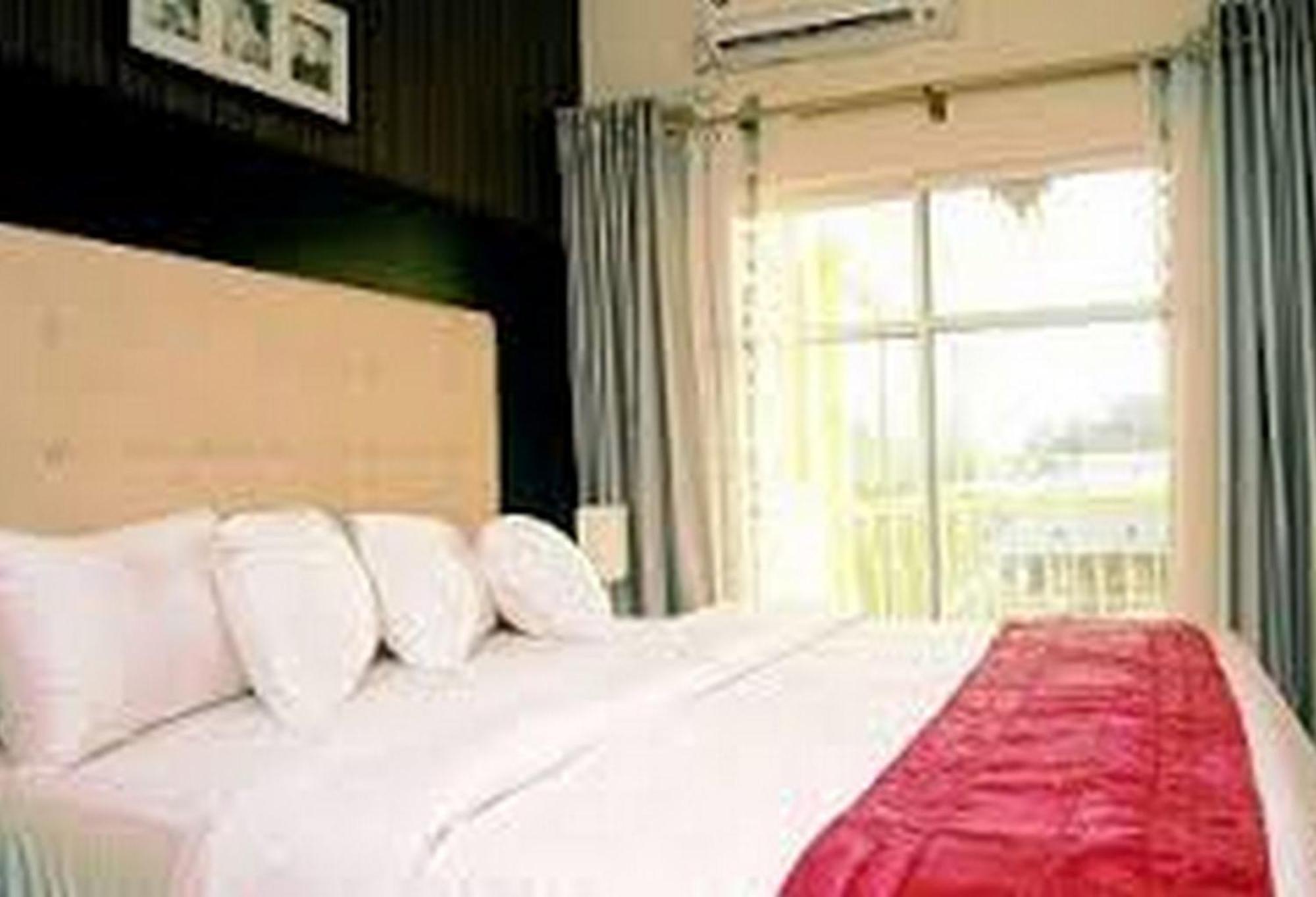 Room In Lodge - Hampton Towers Spa Asaba Extérieur photo